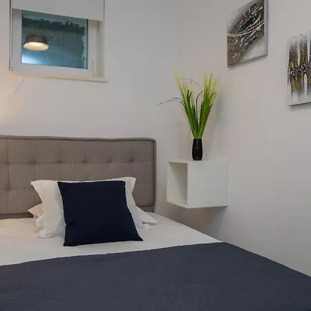 Villa Mirta Bol Room photo