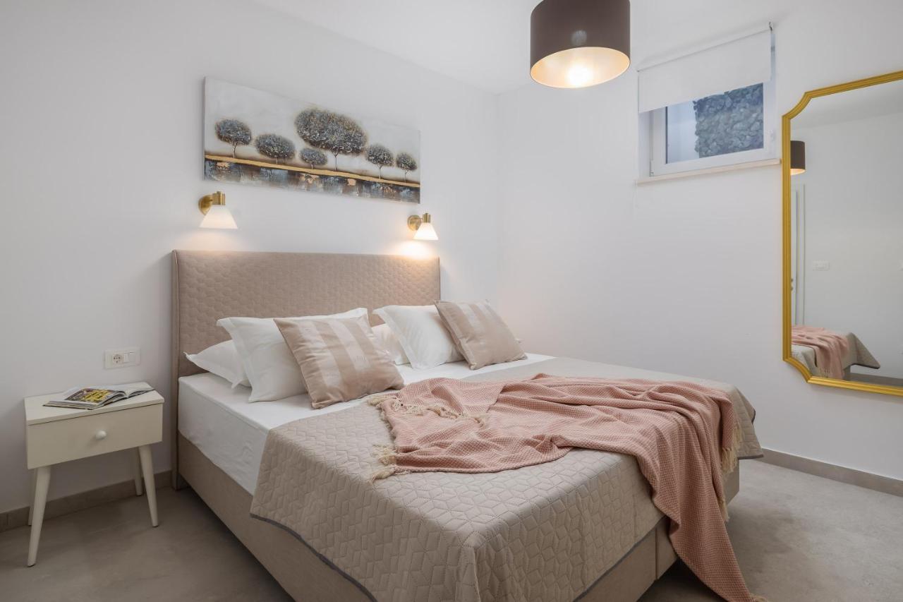 Mirta Apartment