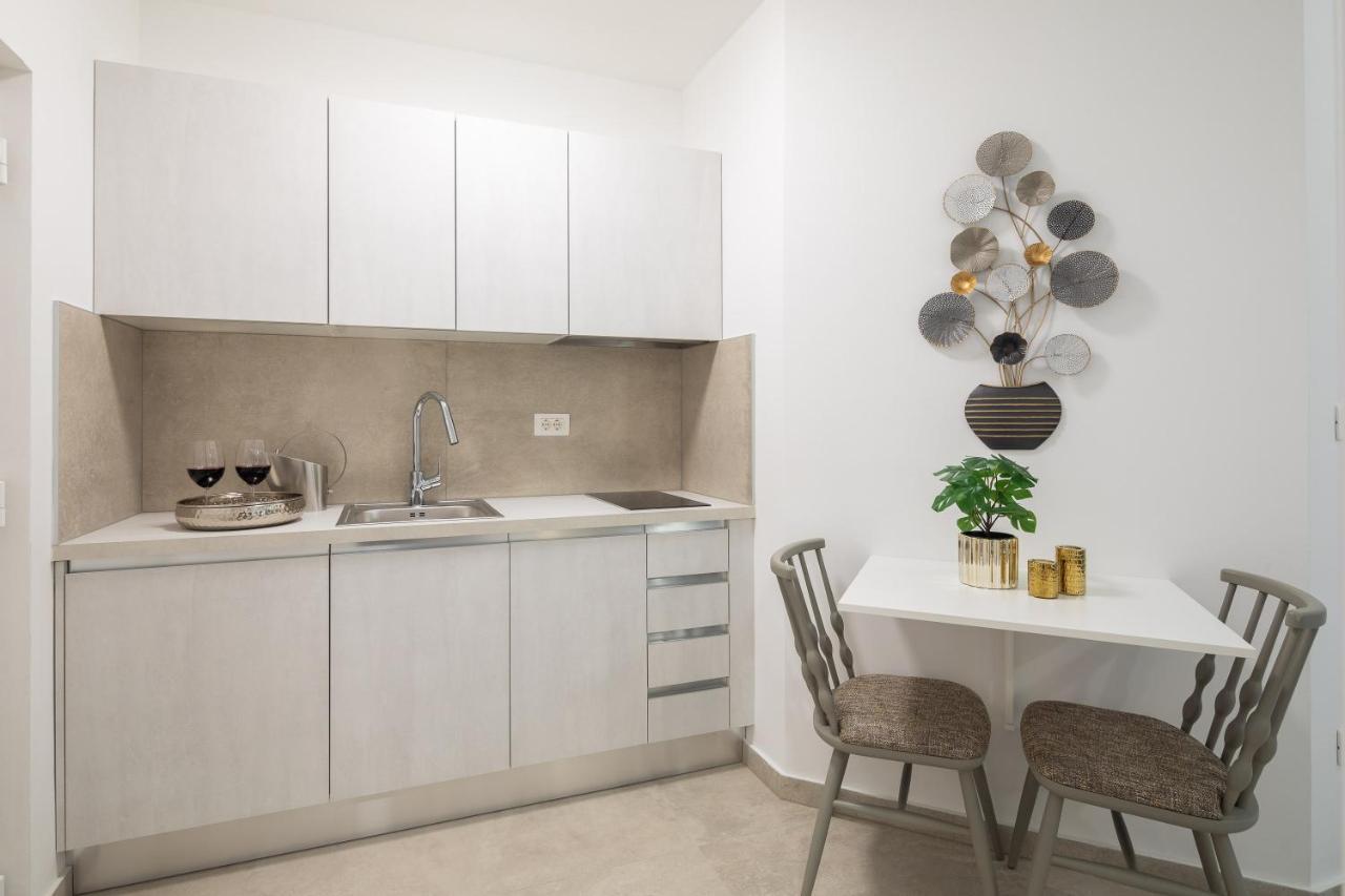 Mirta Apartment